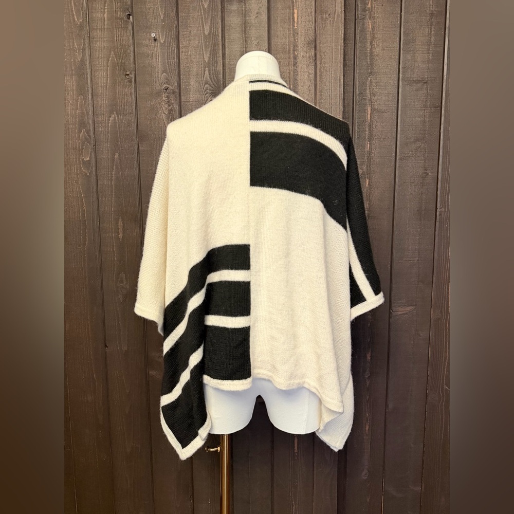 Brochu Walker Womens Alpaca/Acrylic/Wool Sweater Poncho Cardigan OS Black/White - Picture 5 of 9